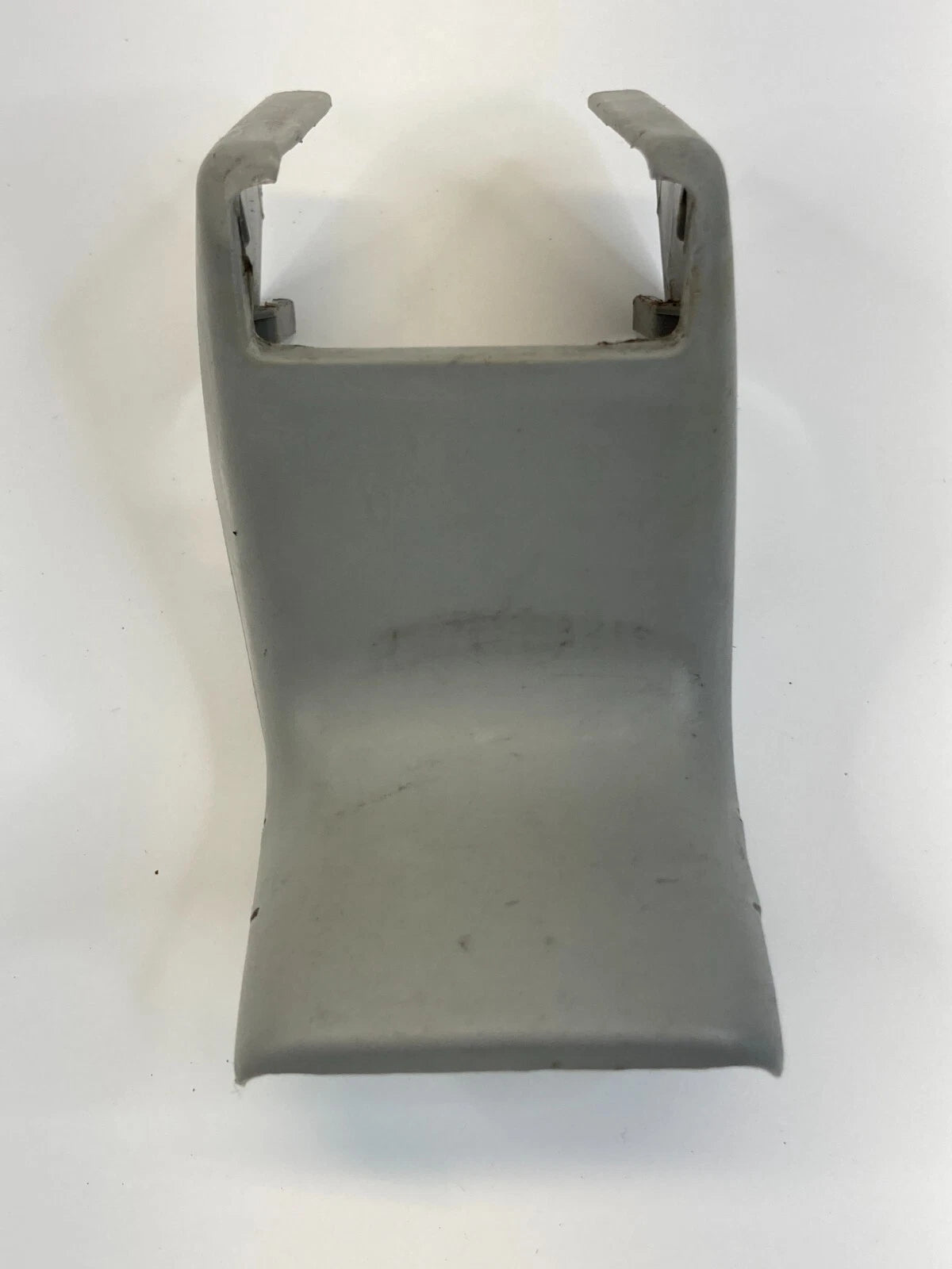 2006-2008 LEXUS RX400H FRONT LEFT SEAT TRACK OUTER COVER TRIM CAP 72137-48040