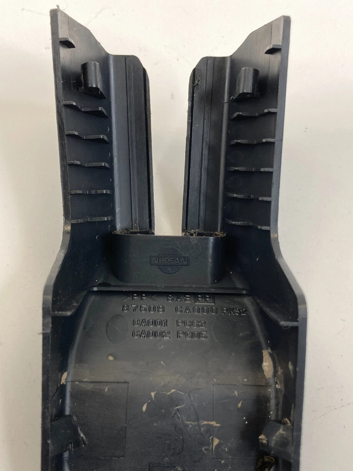 03-07 NISSAN MURANO REAR SEAT RIGHT SIDE RAIL TRACK END COVER TRIM 87509-CA000