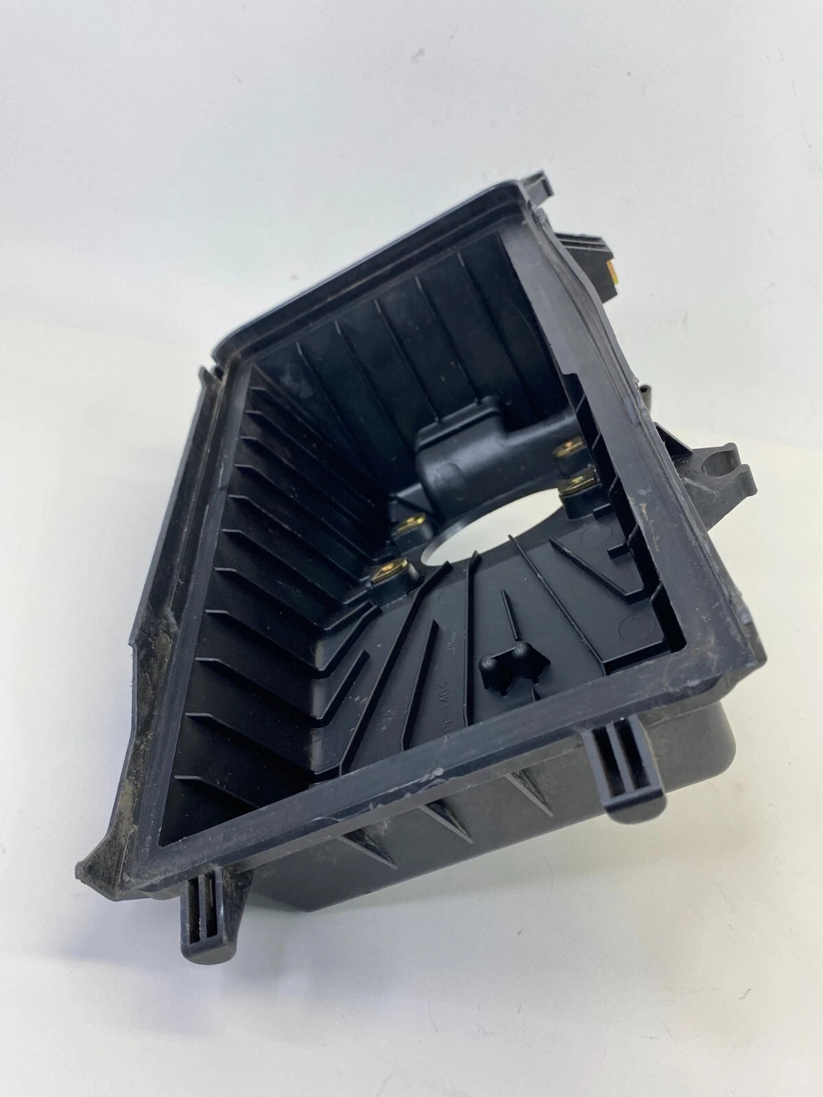 2000 2001 MAZDA MPV 2.5L V6 AT AIR CLEANER INTAKE FILTER BOX SIDE COVER W SENSOR