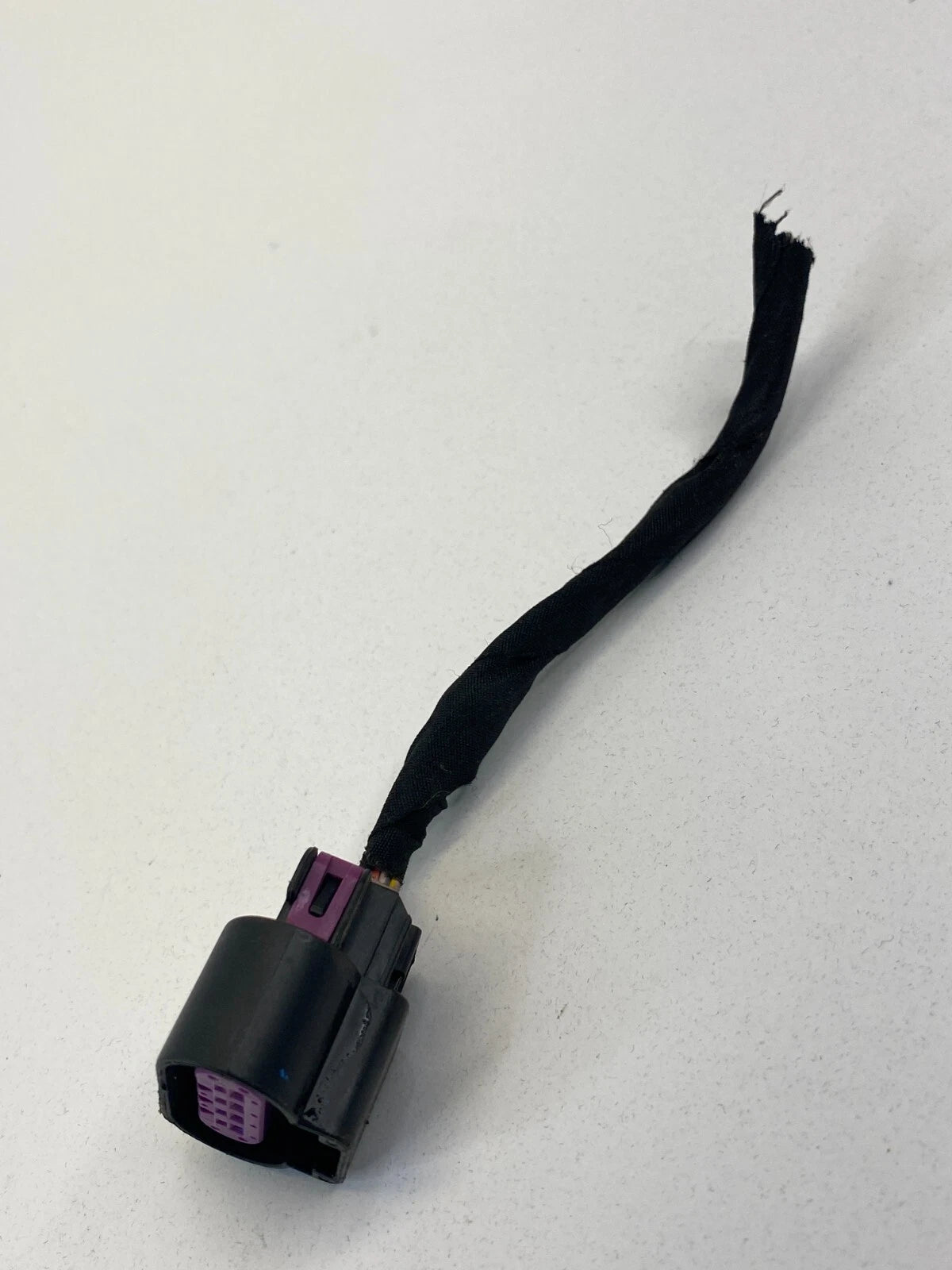 13-16 DODGE DART SEDAN REAR TRUNK TAIL LIGHT TAILLIGHT LIGHT STOP CONNECTOR OEM