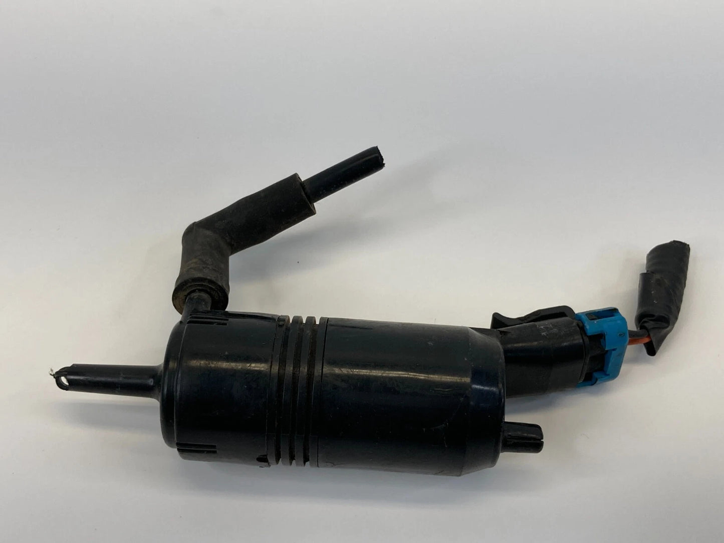04-09 CADILLAC SRX 03-07 CTS FRONT WINDSHIELD WIPER WASHER PUMP 24022796 OEM