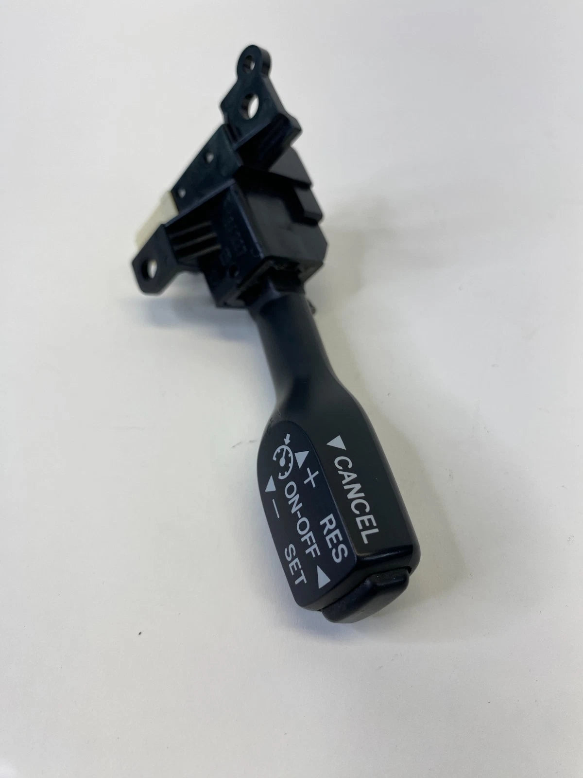 04-13 TOYOTA SIENNA STEERING WHEEL SET/RESUME CRUISE CONTROL SWITCH 18A227 OEM