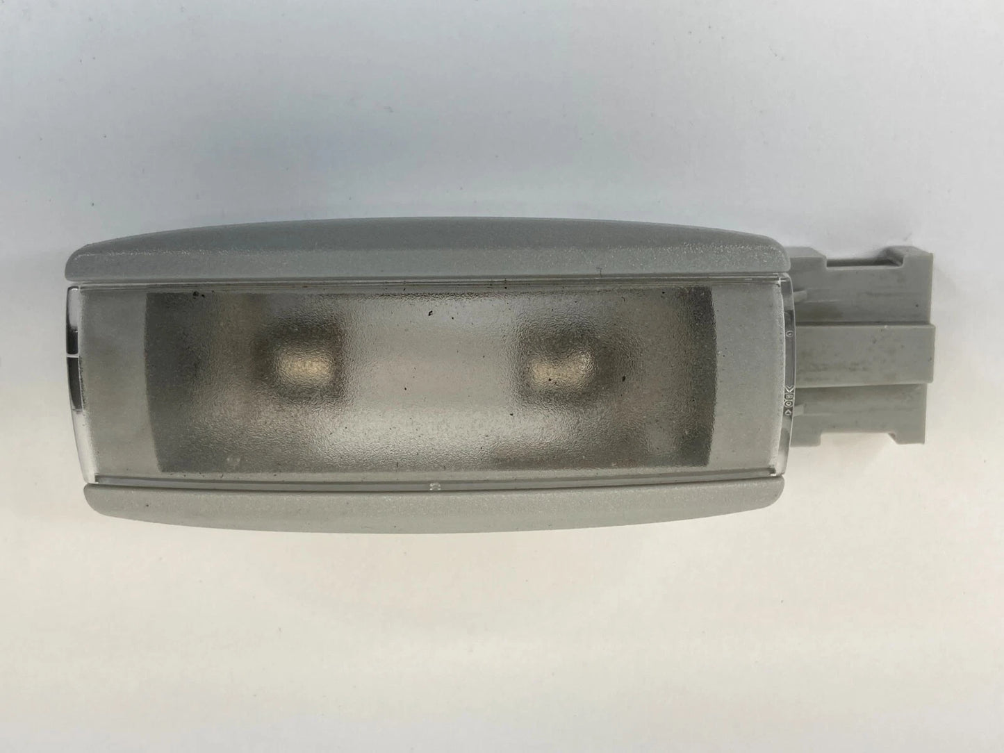 2006-2020 VOLKSWAGEN PASSAT FRONT RIGHT SIDE VISOR DOME MAP VANITY LIGHT LAMP