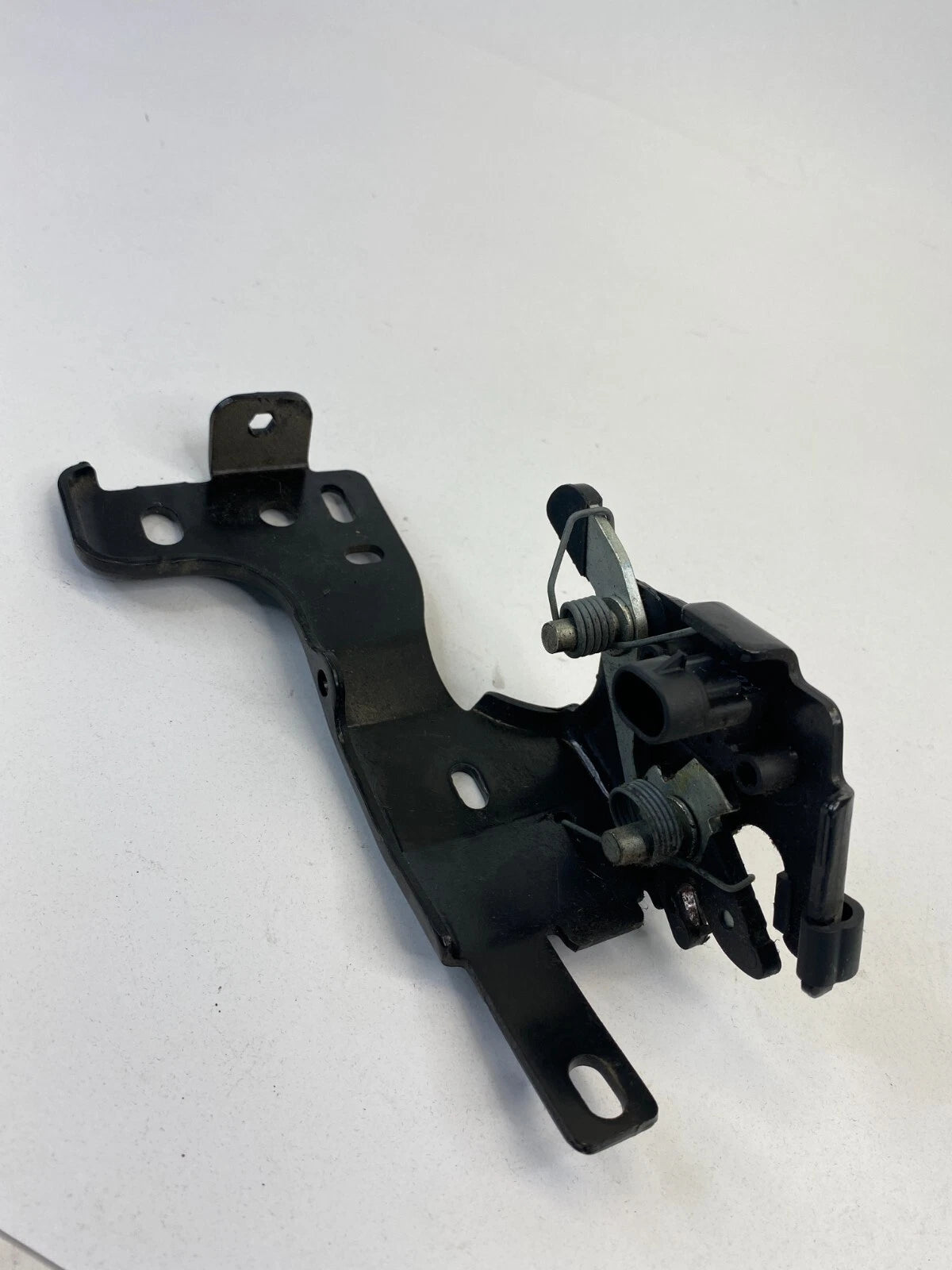 2005-2009 SAAB 9-7X REAR TRUNK LIFTGATE GLASS LOCK LATCH ACTUATOR OEM 16642459