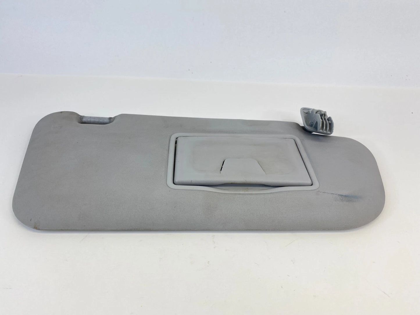 2004-2008 MAZDA 3 HATCHBACK W SUNROOF RIGHT PASSENGER SIDE SUNVISOR SUN VISOR