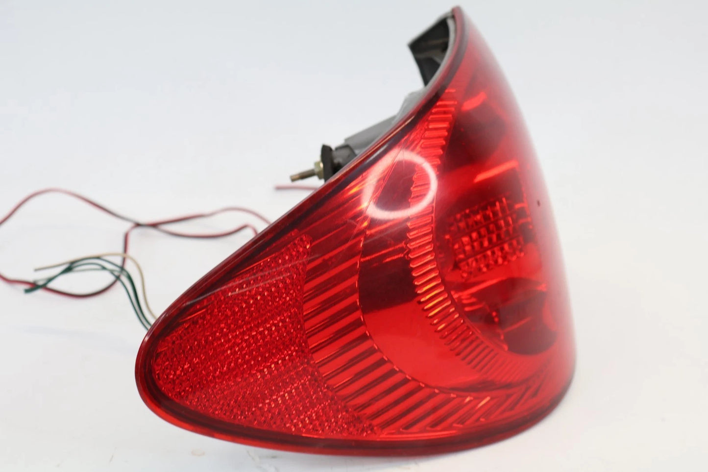 2005-2008 TOYOTA COROLLA SEDAN REAR LEFT OUTER TAILLIGHT TAIL LIGHT LAMP OEM
