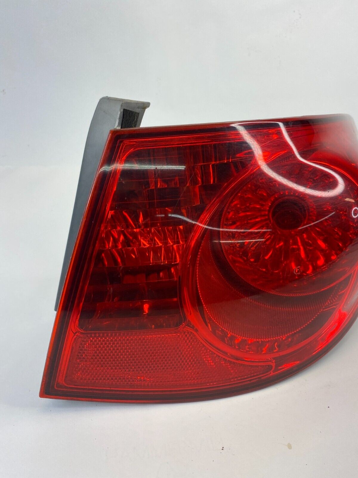 2007-2010 Hyundai Elantra Sedan Rear Outer Right Side Taillight Tail Lamp OEM