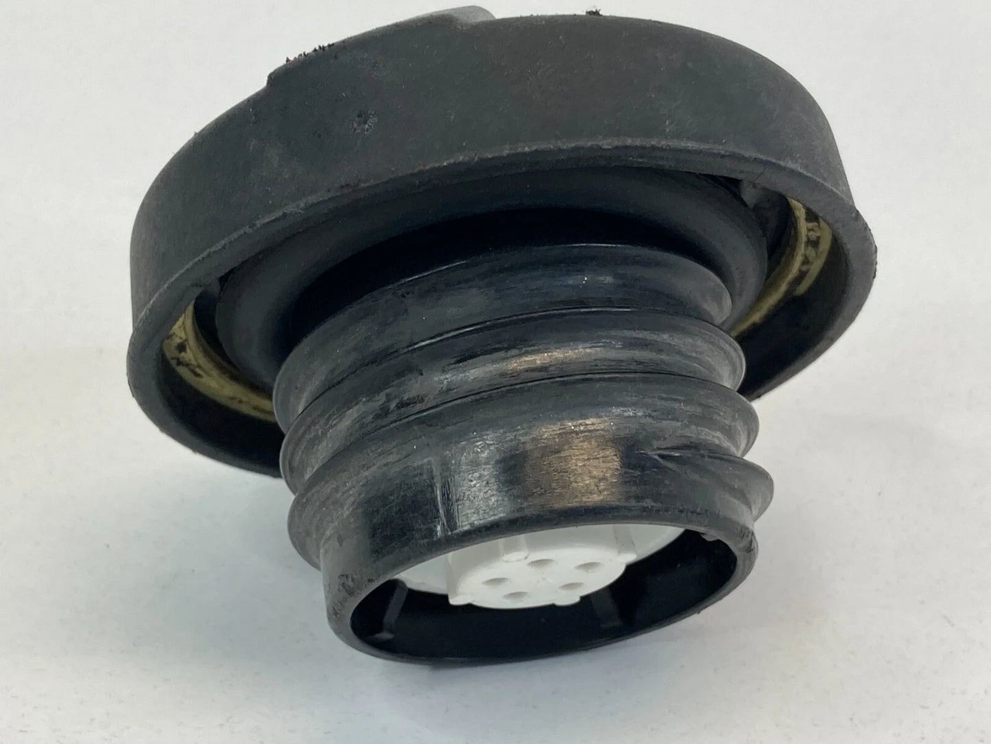 2012-2017 CHEVROLET TRAVERSE FUEL TANK FILLER GAS LID COVER CAP OEM