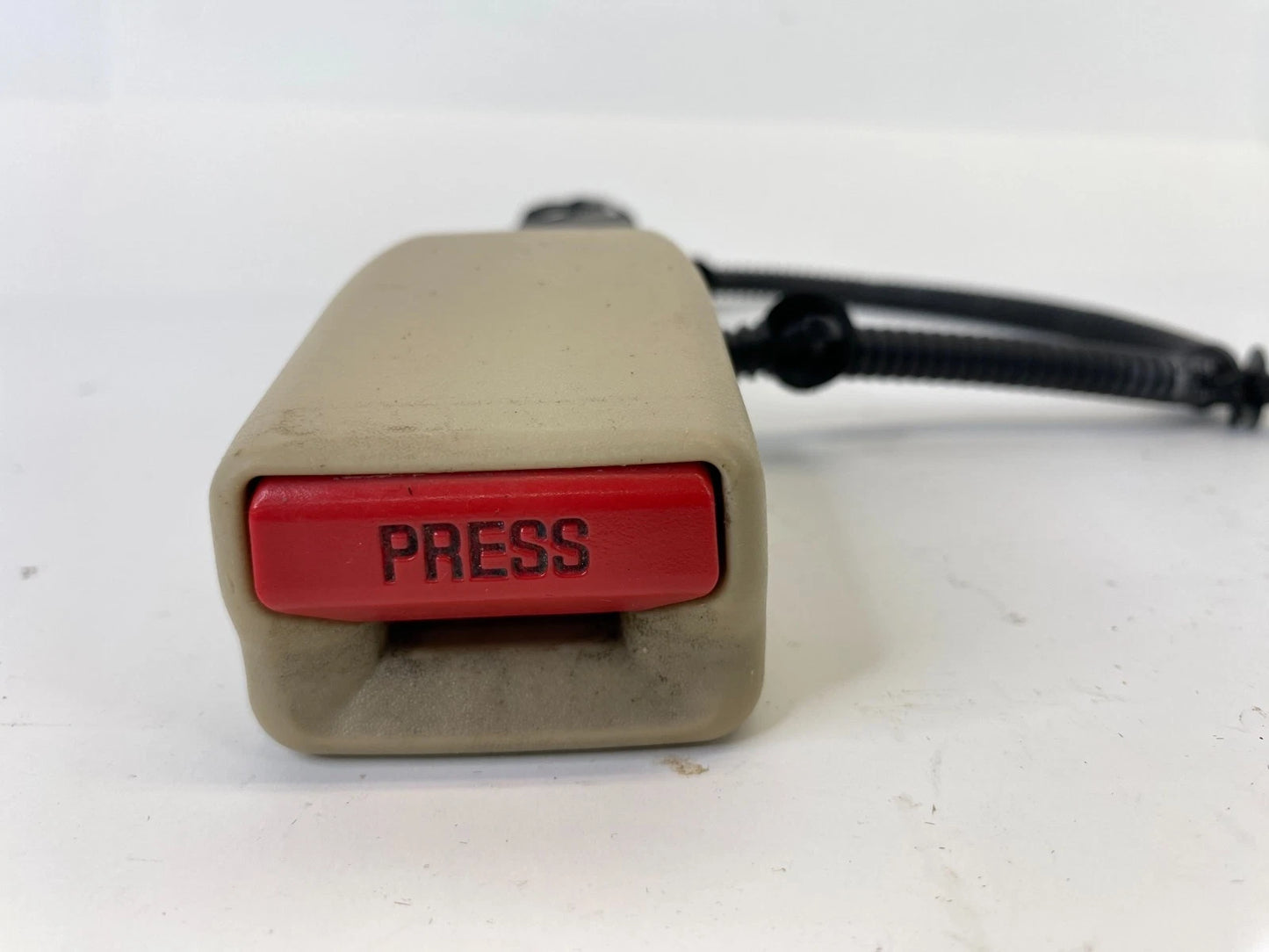 2010-2013 ACURA MDX FRONT RIGHT PASSENGER SIDE SEAT BELT BUCKLE FR RH OEM