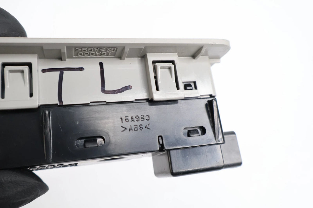 2011-2014 TOYOTA SIENNA REAR RIGHT SIDE 3RD ROW POWER FOLD SEAT CONTROL SWITCH