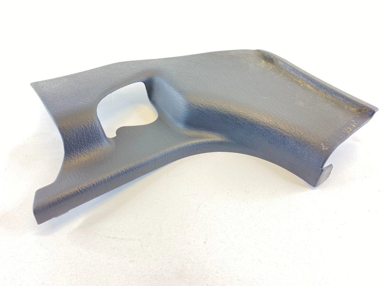 2001-2005 CHRYSLER PT CRUISER LEFT DRIVER SIDE LOWER KICK PANEL TRIM 0RJ49TRMAC