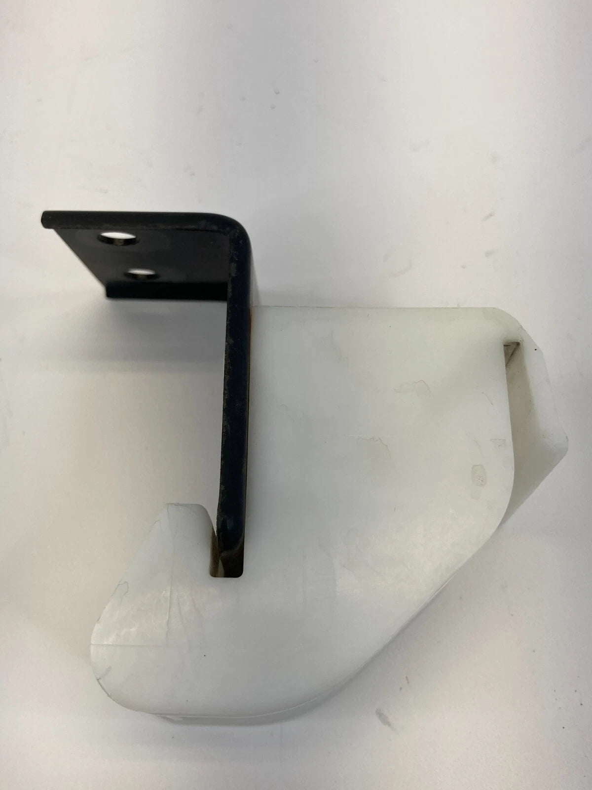 2006-2010 INFINITI M35 M45 FRONT PASSENGER RIGHT LOWER HEADLIGHT SUPPORT BRACKET