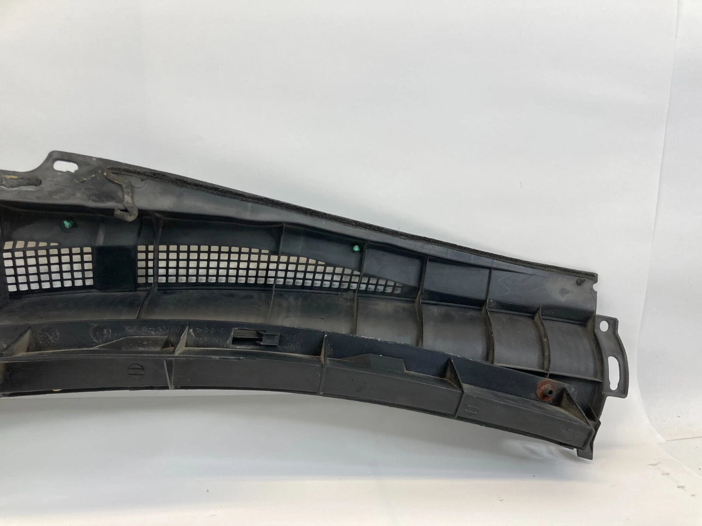 2003-2008 MAZDA 6 FRONT RIGHT SIDE WIPER ARM COWL TRIM COVER GK2A-507R0 OEM