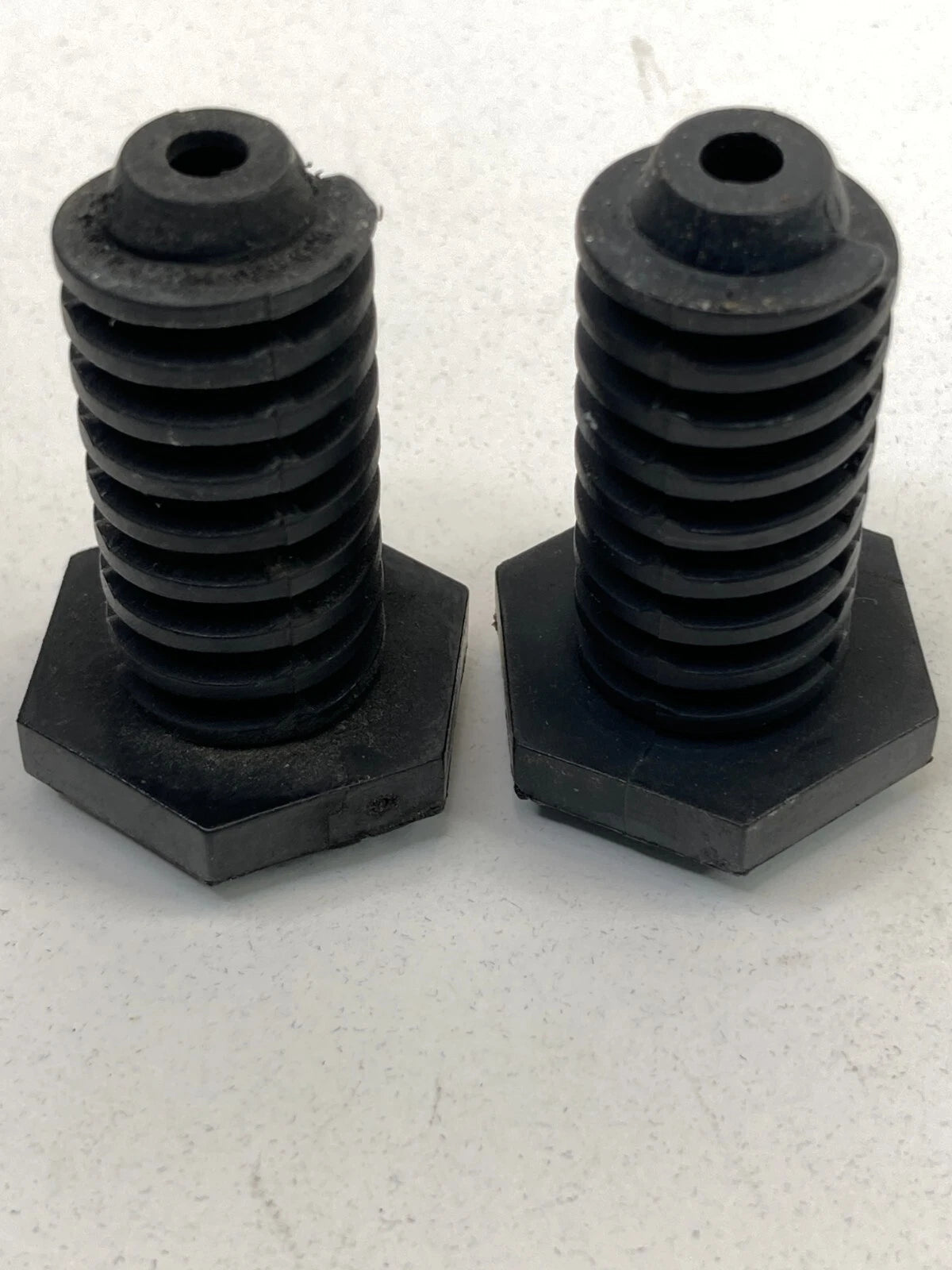 11-14 CHRYSLER 200 SEDAN FRONT HOOD ADJUSTER BUMPER STOP DAMPER SCREW BOLT SET