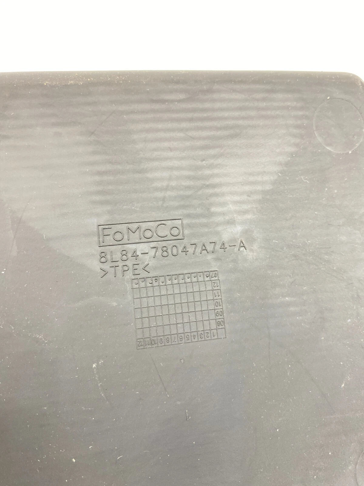 08 09 10 11 12 FORD ESCAPE CENTER CONSOLE RUBBER INSERT MAT 8L84-78047A74 OEM