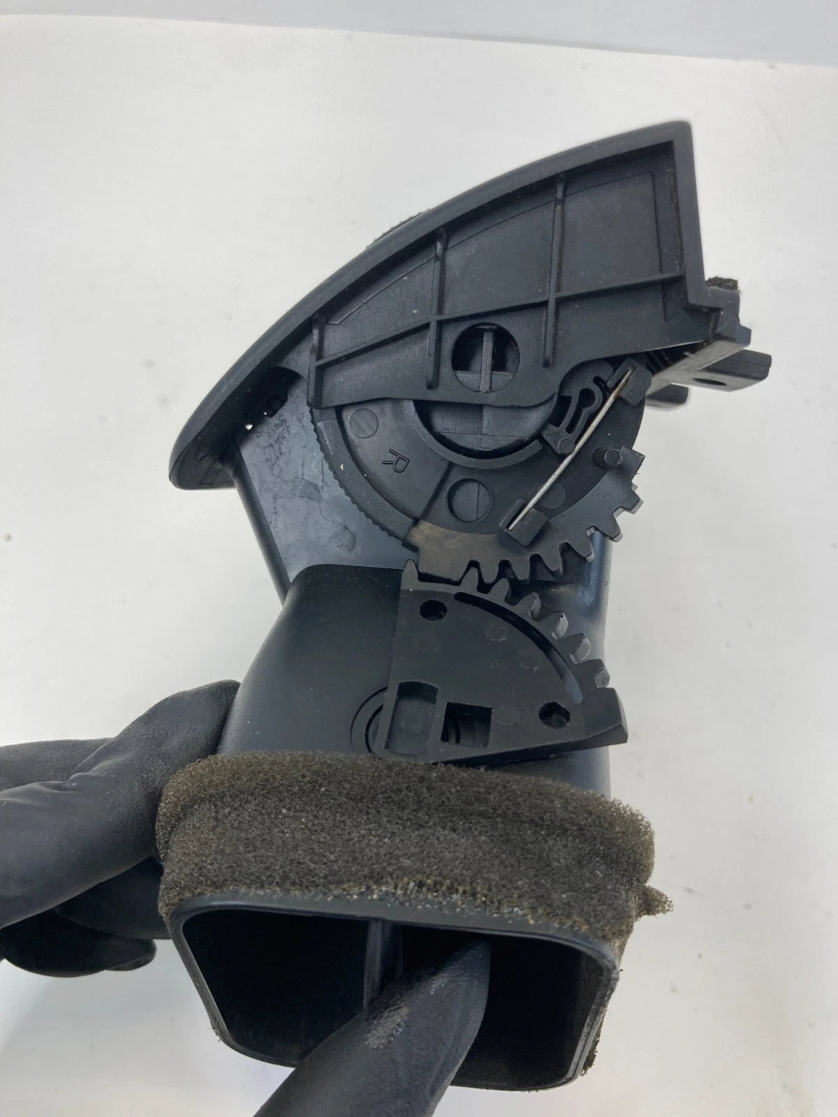 99 00 BMW 323I DASH RIGHT PASSENGER SIDE AC AIR VENT GRILLE OUTER 64228361898