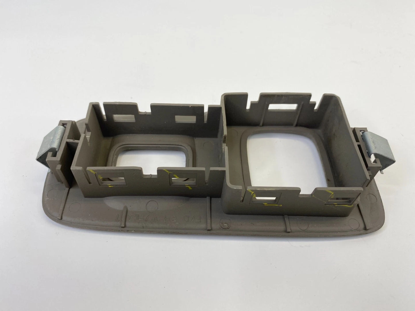 2000-2004 CADILLAC DEVILLE SEDAN 4-DR FRONT RIGHT DOOR WINDOW SWITCH BEZEL TRIM