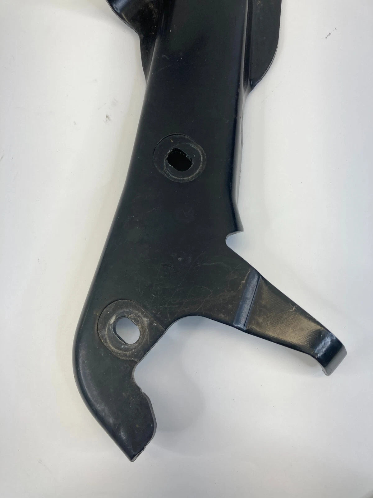 2011-2017 HONDA ODYSSEY REAR RIGHT SIDE SLIDING DOOR LOWER ROLLER BRACKET OEM