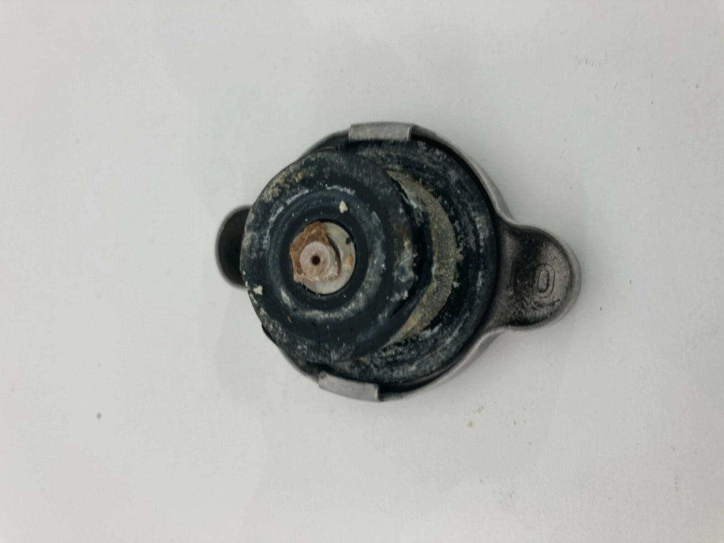 1995-1999 TOYOTA AVALON RESERVOIR COOLANT RADIATOR CAP COVER ASSEMBLY OEM