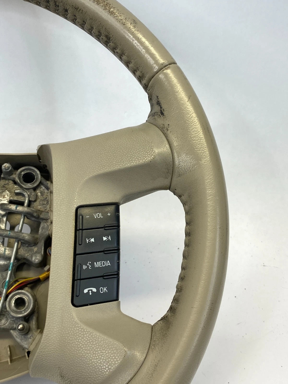 2009-2012 FORD ESCAPE 09-11 MARINER STEERING WHEEL W/ CRUISE & AUDIO SWITCH