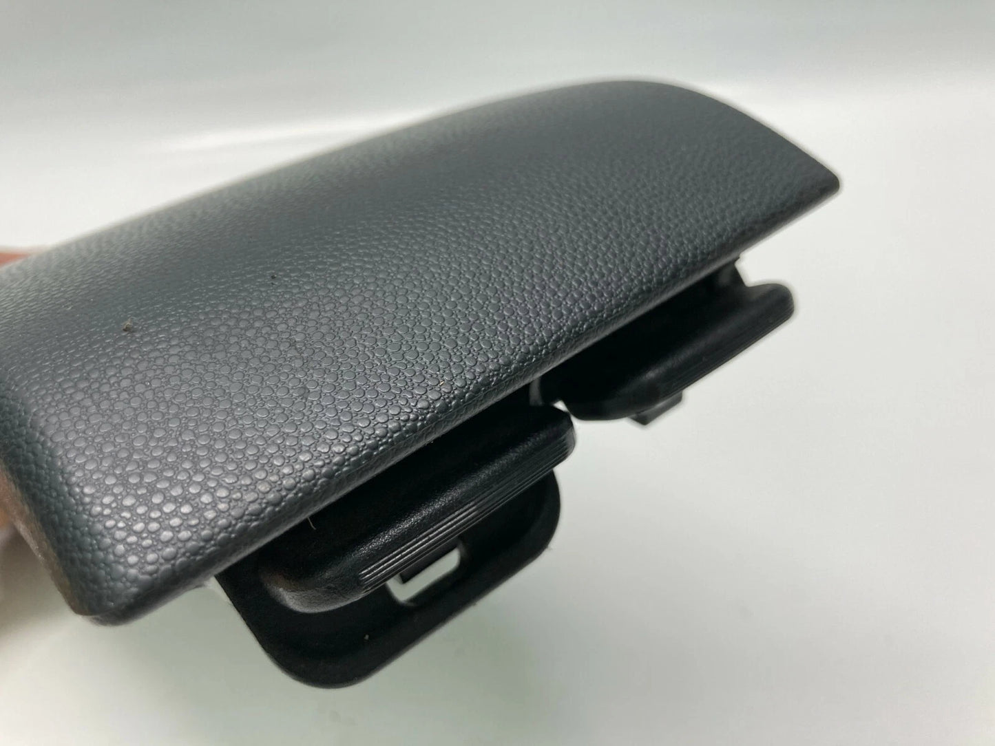 2006-2010 MAZDA 5 MAZDA5 CENTER CONSOLE ARMREST LID STORAGE COMPARTMENT BLACK