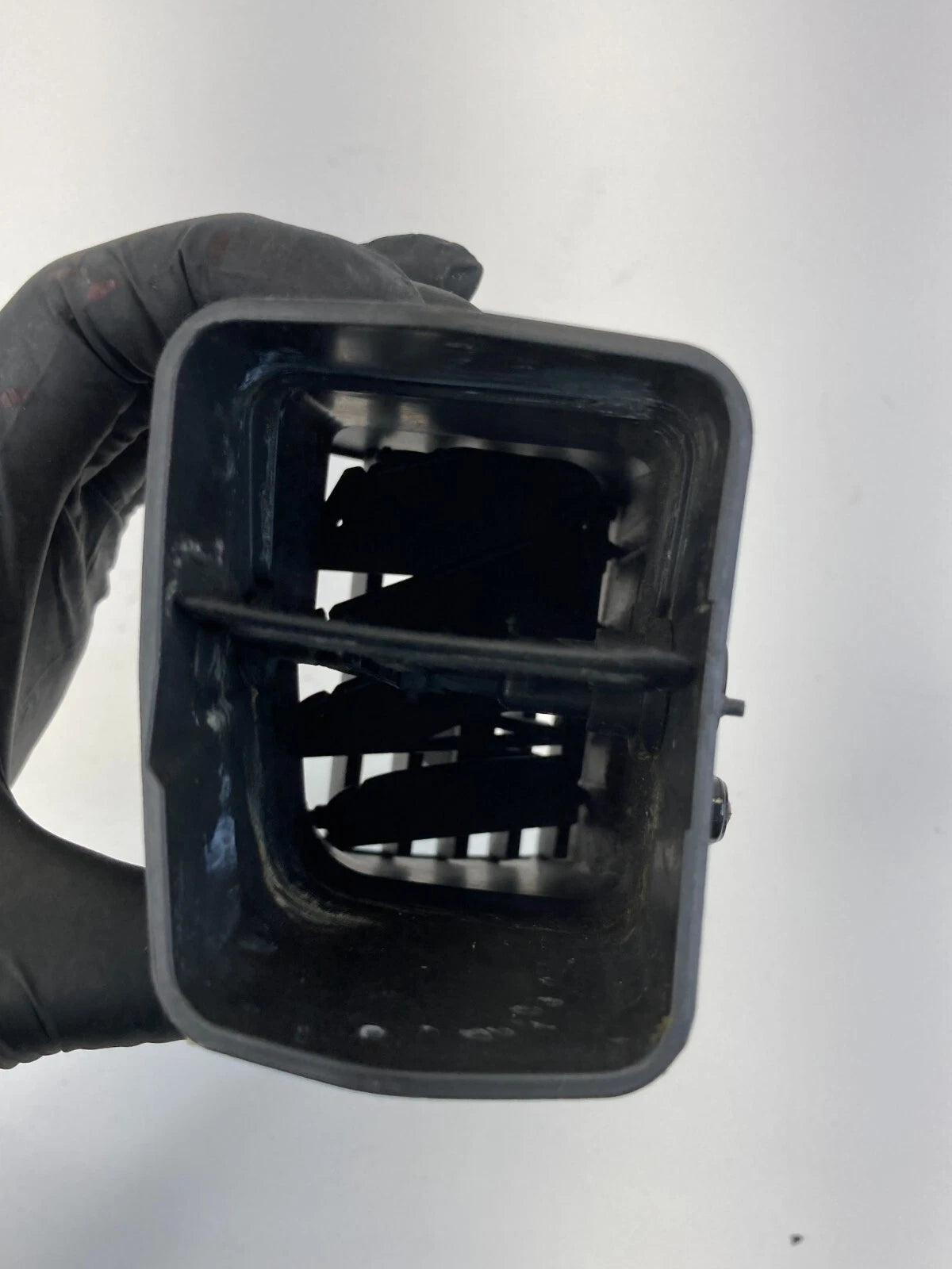 2011-2017 BUICK REGAL RIGHT PASSENGER SIDE INSTRUMENT PANEL AIR VENT 13321921