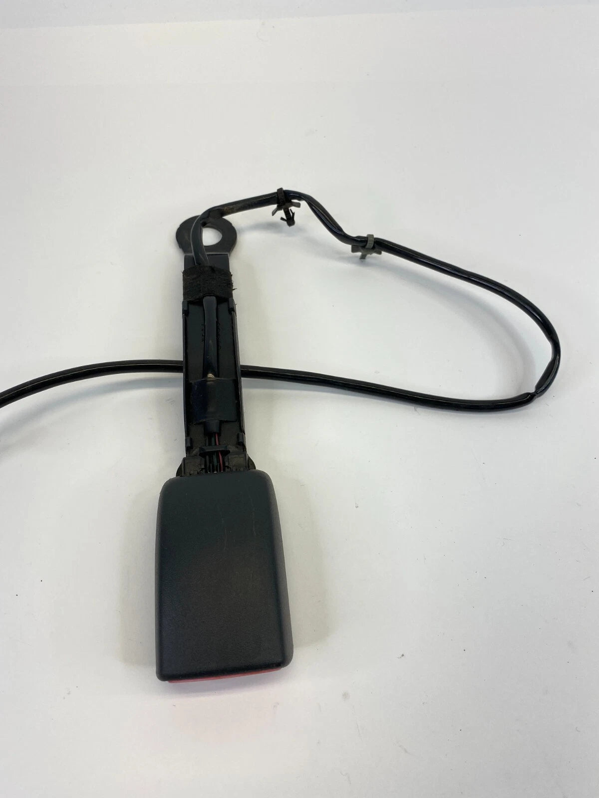 2007 2008 INFINITI G35 SEDAN FRONT RIGHT SIDE SEAT BELT BUCKLE E034501 OEM