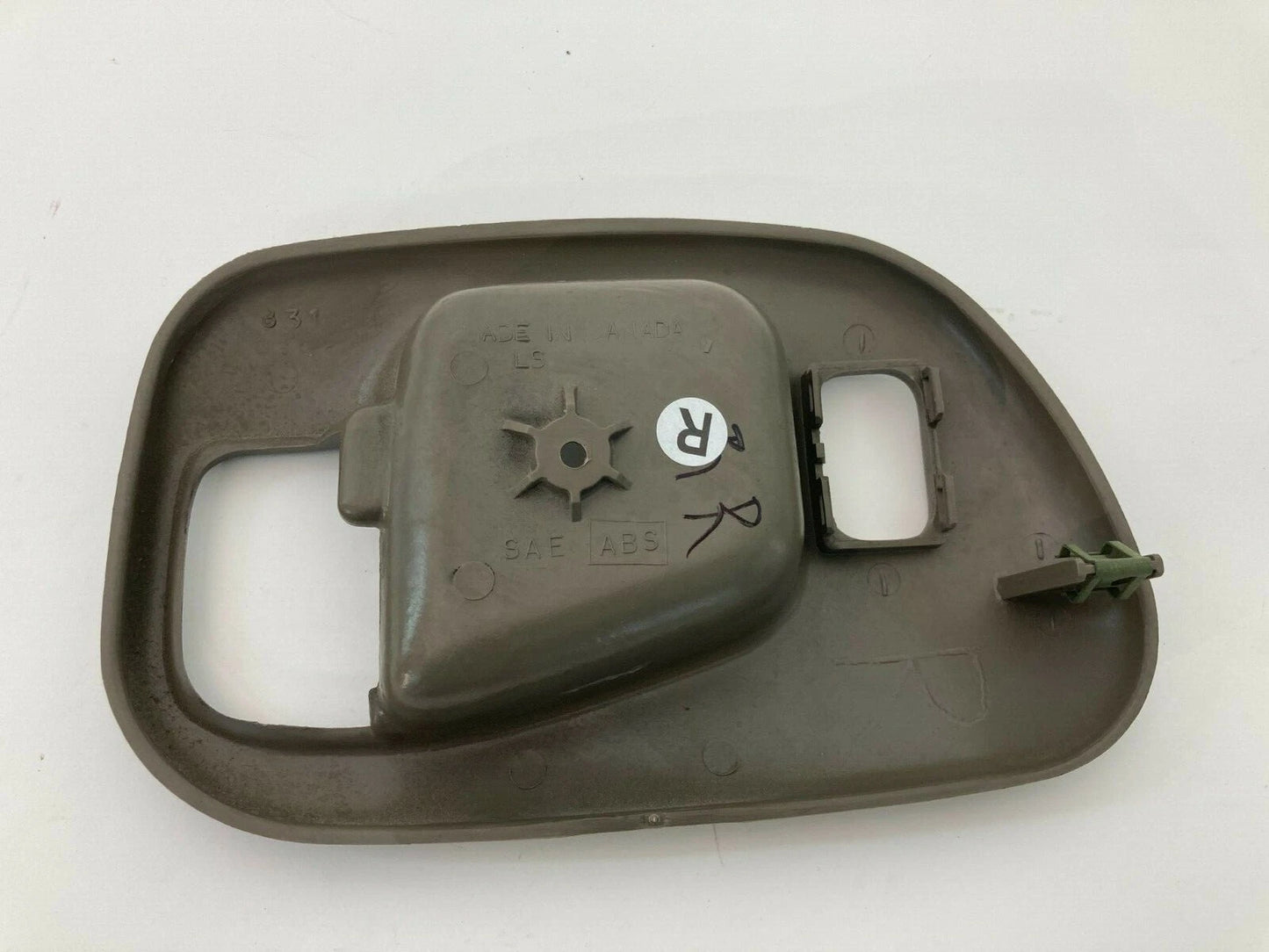 1998-2001 CHEVROLET LUMINA SEDAN REAR RIGHT INNER DOOR HANDLE COVER BEZEL RR RH