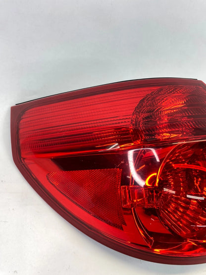 2006-2010 TOYOTA SIENNA RIGHT PASSENGER SIDE OUTER TAIL LIGHT LAMP TAILLIGHT
