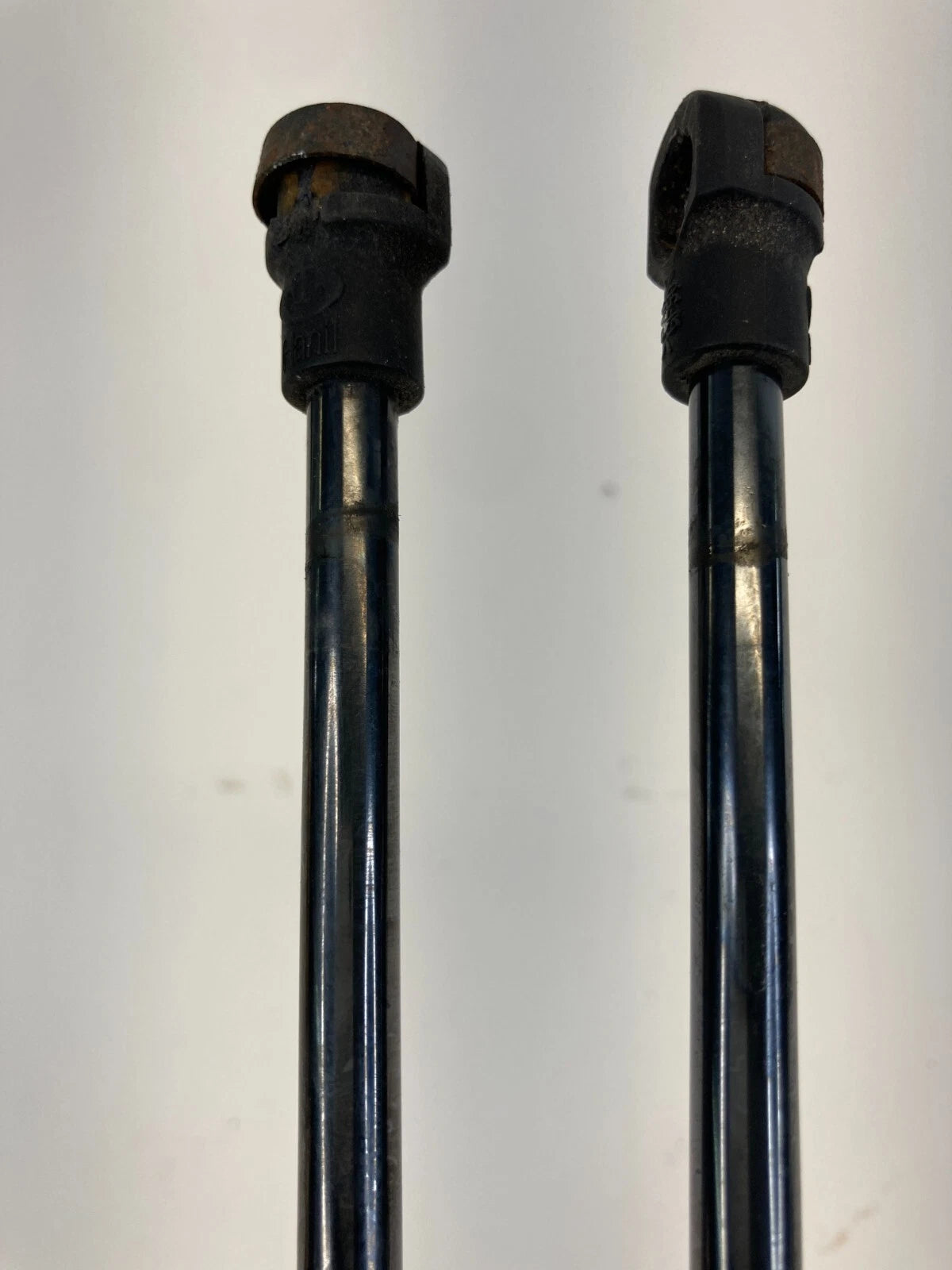 12-18 CHEVROLET SONIC REAR TRUNK LIFTGATE SUPPORT SHOCK STRUTS PAIR 95152165 OEM