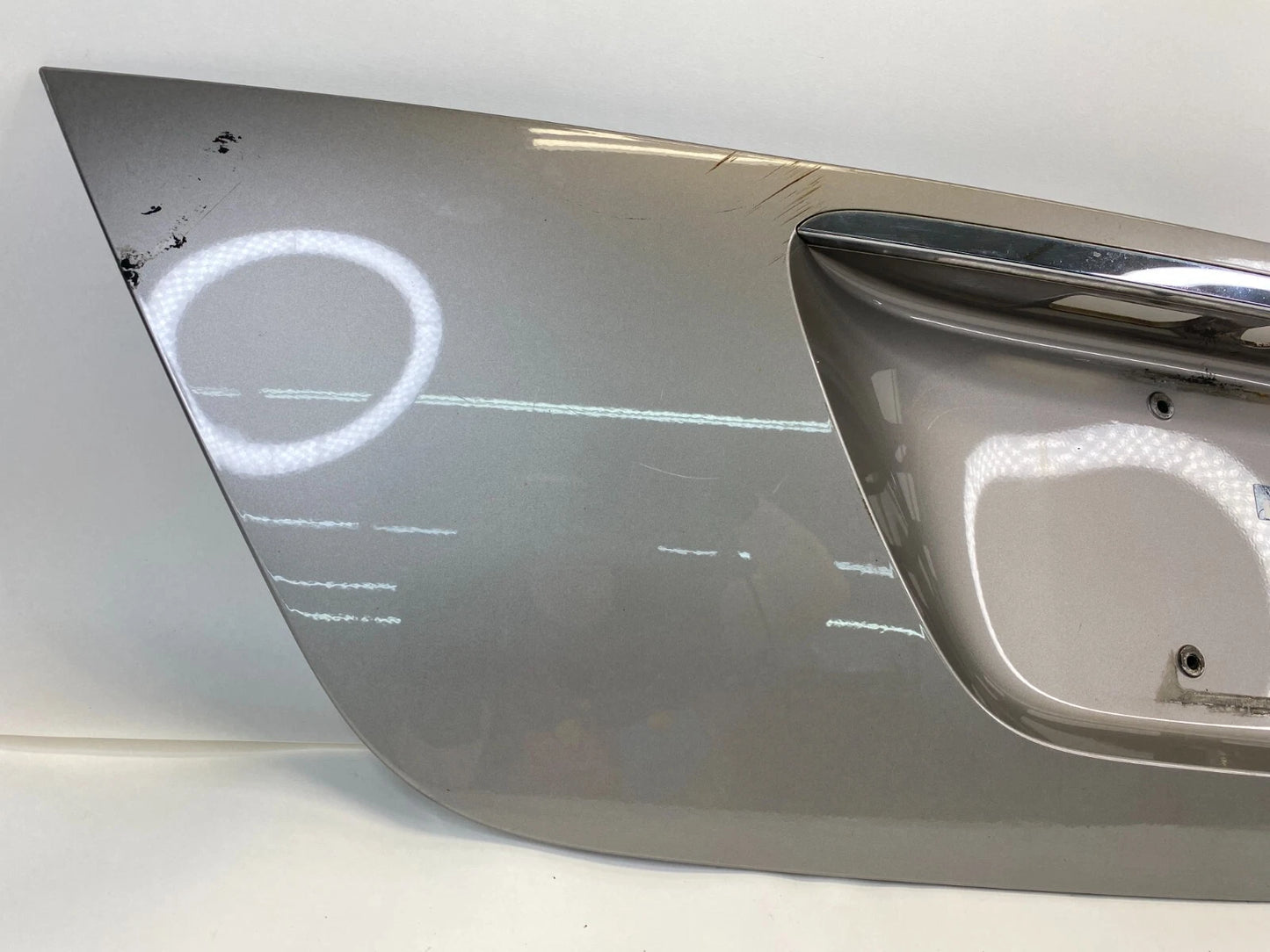 03-06 MERCEDES-BENZ E320 TRUNK LID TAILGATE LICENSE PLATE TRIM A2117500337 OEM