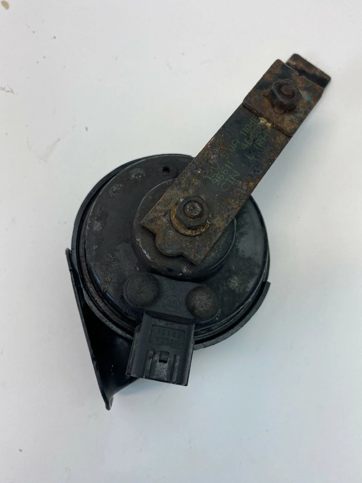 2007 2008 07 08 HYUNDAI ENTOURAGE LOW NOTE HORN ASSEMBLY 96611-4D000 OEM