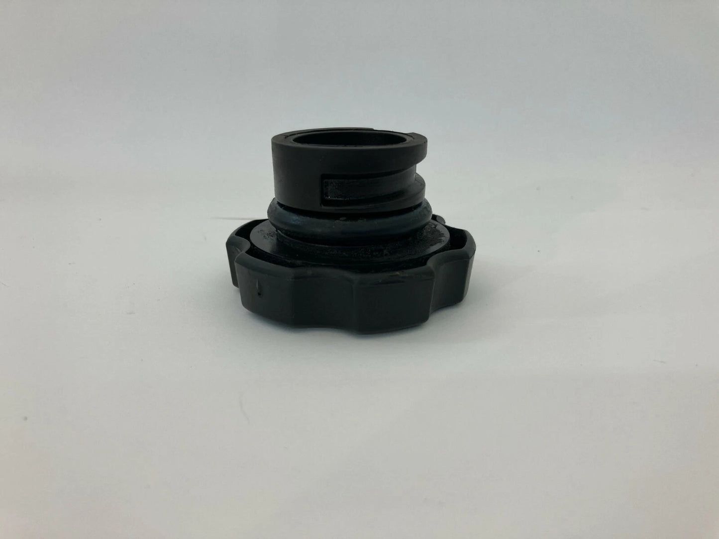 2000-2011 CHEVROLET IMPALA SEDAN 4-DR 3.4L 12V ENGINE OIL FILLER CAP LID OEM