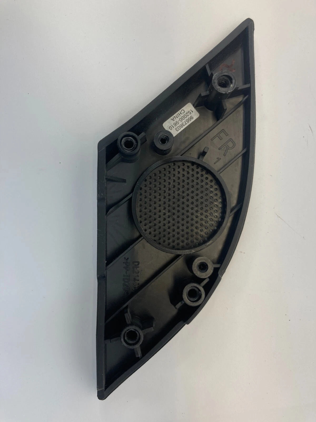 2012-2015 CHEVROLET CAPTIVA SPORT FRONT RIGHT DOOR TWEETER COVER GRILLE 96673603