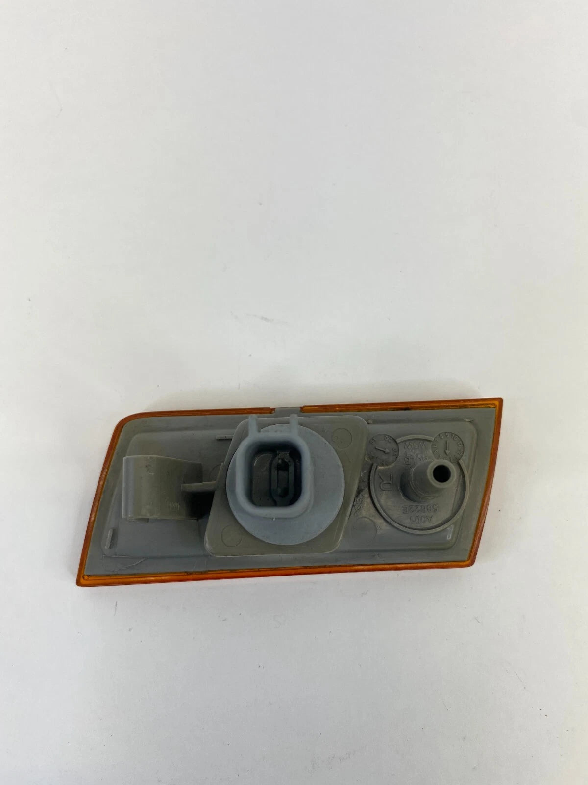 2005-2014 CHRYSLER 300 FRONT BUMPER RIGHT PASSENGER SIDE MARKER LIGHT LAMP OEM