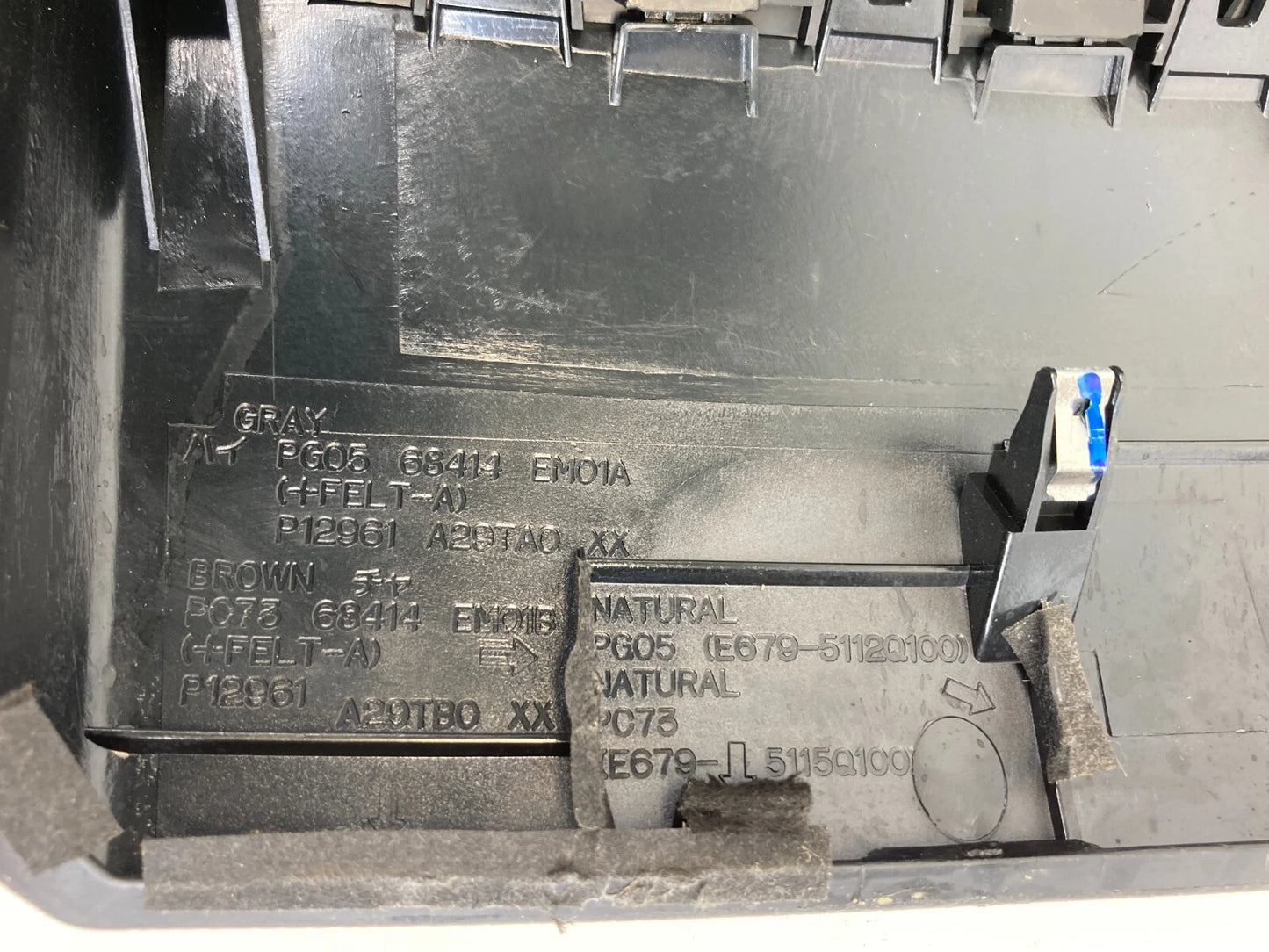 07-12 NISSAN VERSA FRONT UPPER DASHBOARD CENTER AIR A/C VENT OUTLET 68414-EL00B