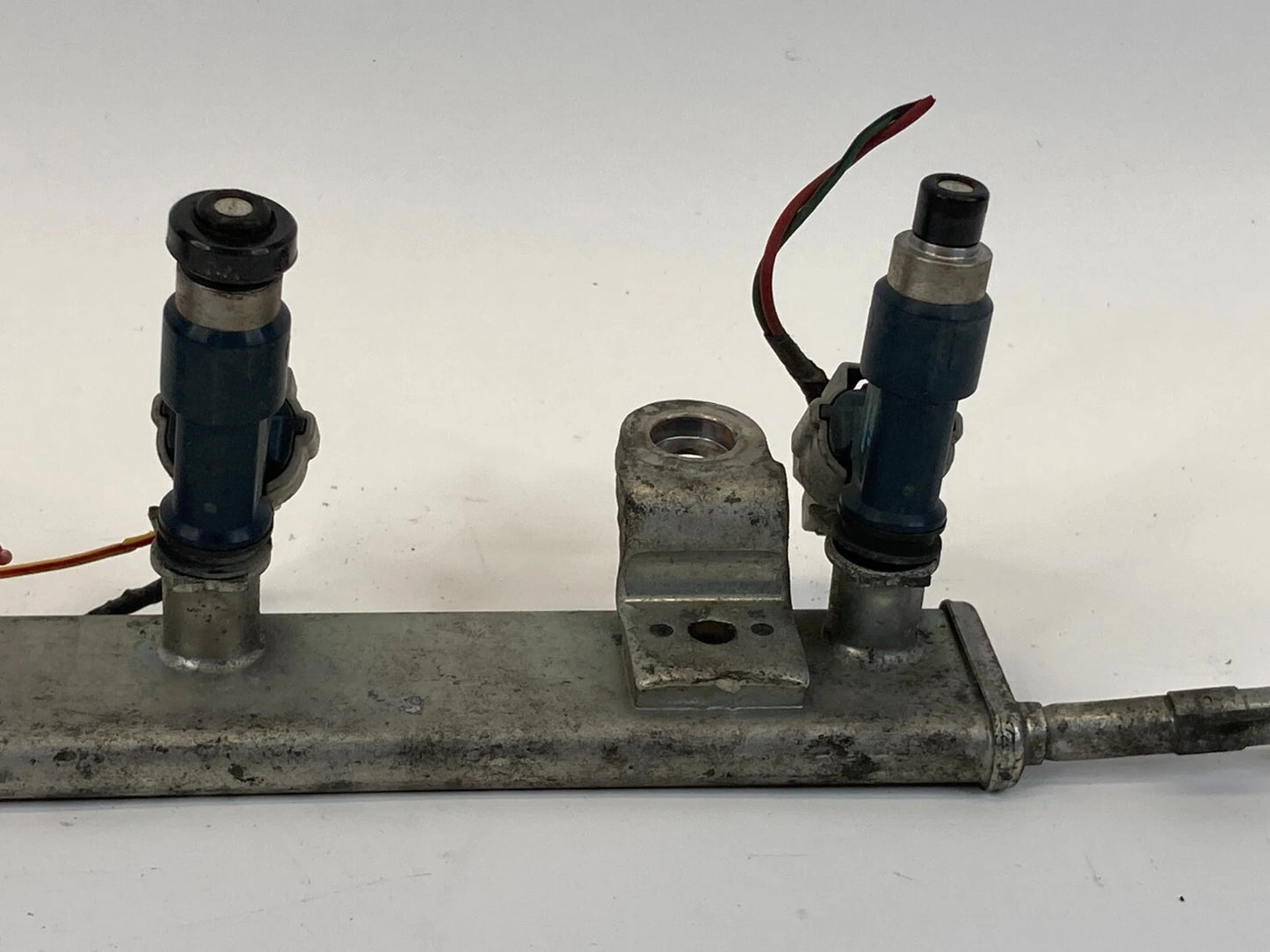 06 07 08 09 10 11 12 MITSUBISHI GALANT A/T FUEL INJECTION RAIL W/ INJECTORS