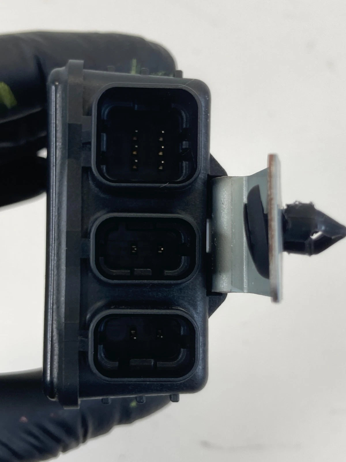 10-13 MAZDA3 MAZDA 3 FRONT RIGHT SEAT OCCUPANT CONTROL MODULE BBM2-67-SW0 OEM