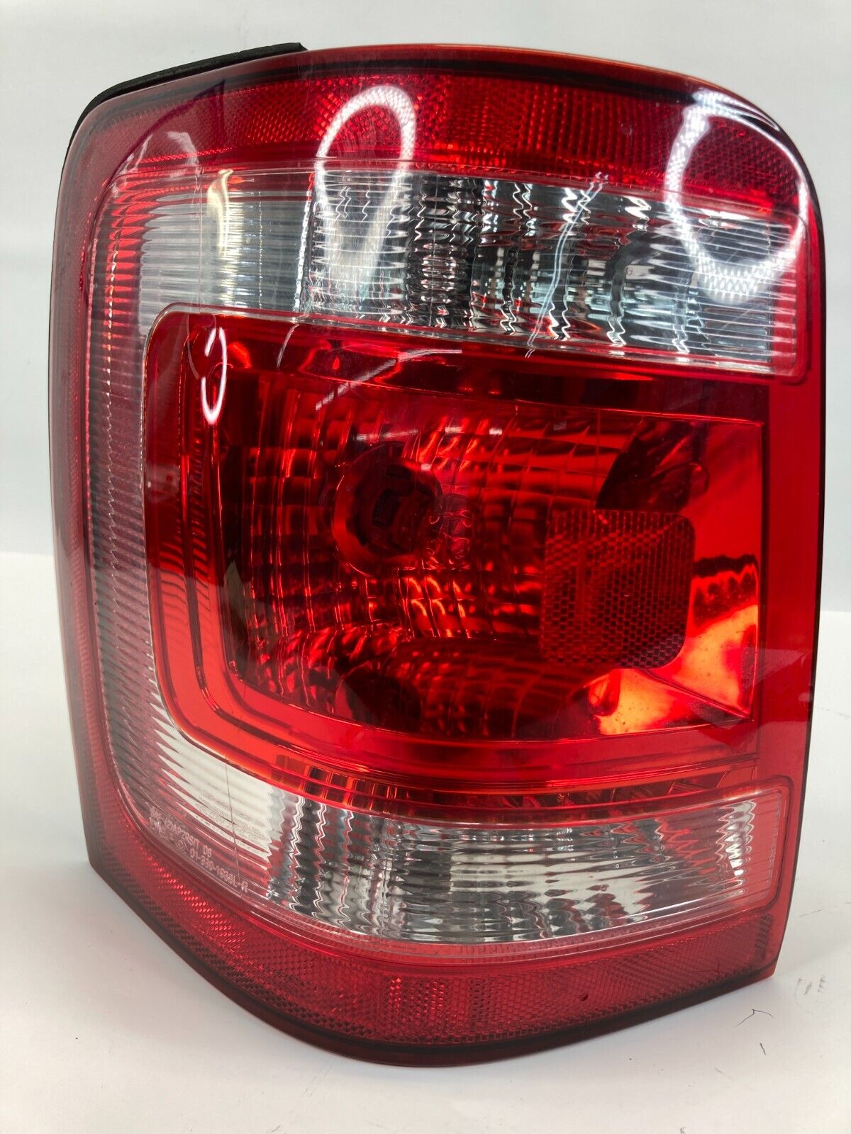 2008-2012 Ford Escape Rear Left Side Tail Light Taillight Taillamp Assembly