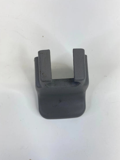 2005-2010 TOYOTA SIENNA FRONT RIGHT SEAT TRACK END CAP COVER 72157-AE030 OEM