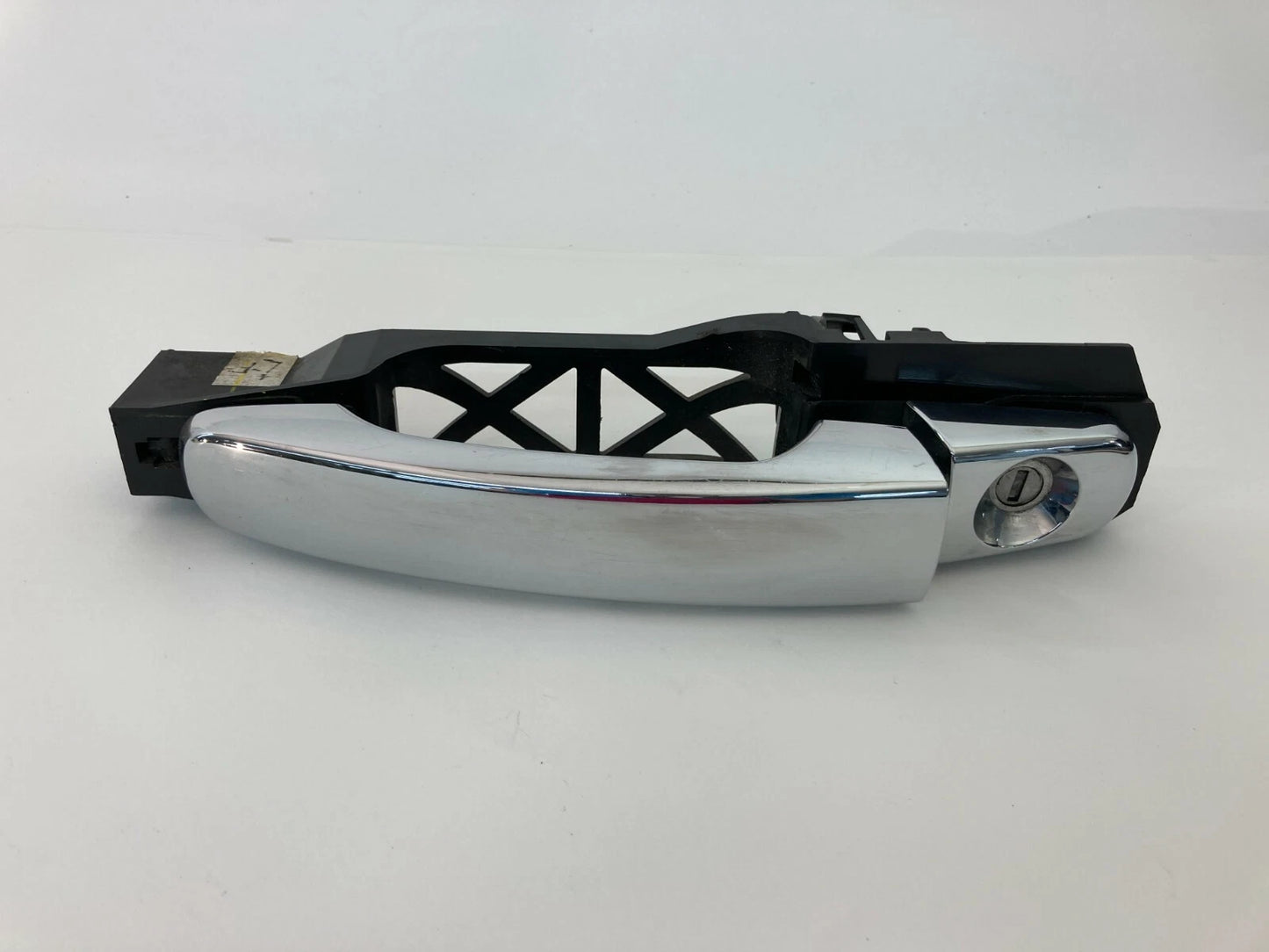 2007-2010 SATURN OUTLOOK FRONT LEFT DRIVER SIDE EXTERIOR DOOR HANDLE ASSEMBLY