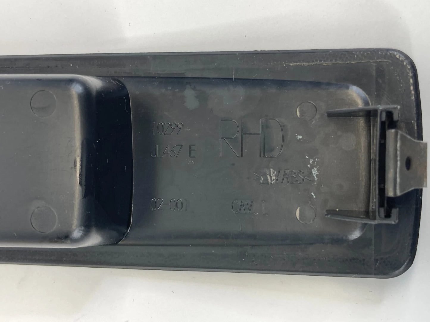 2003-2007 CADILLAC CTS FRONT RIGHT SIDE DOOR WINDOW SWITCH COVER TRIM 10299JL467