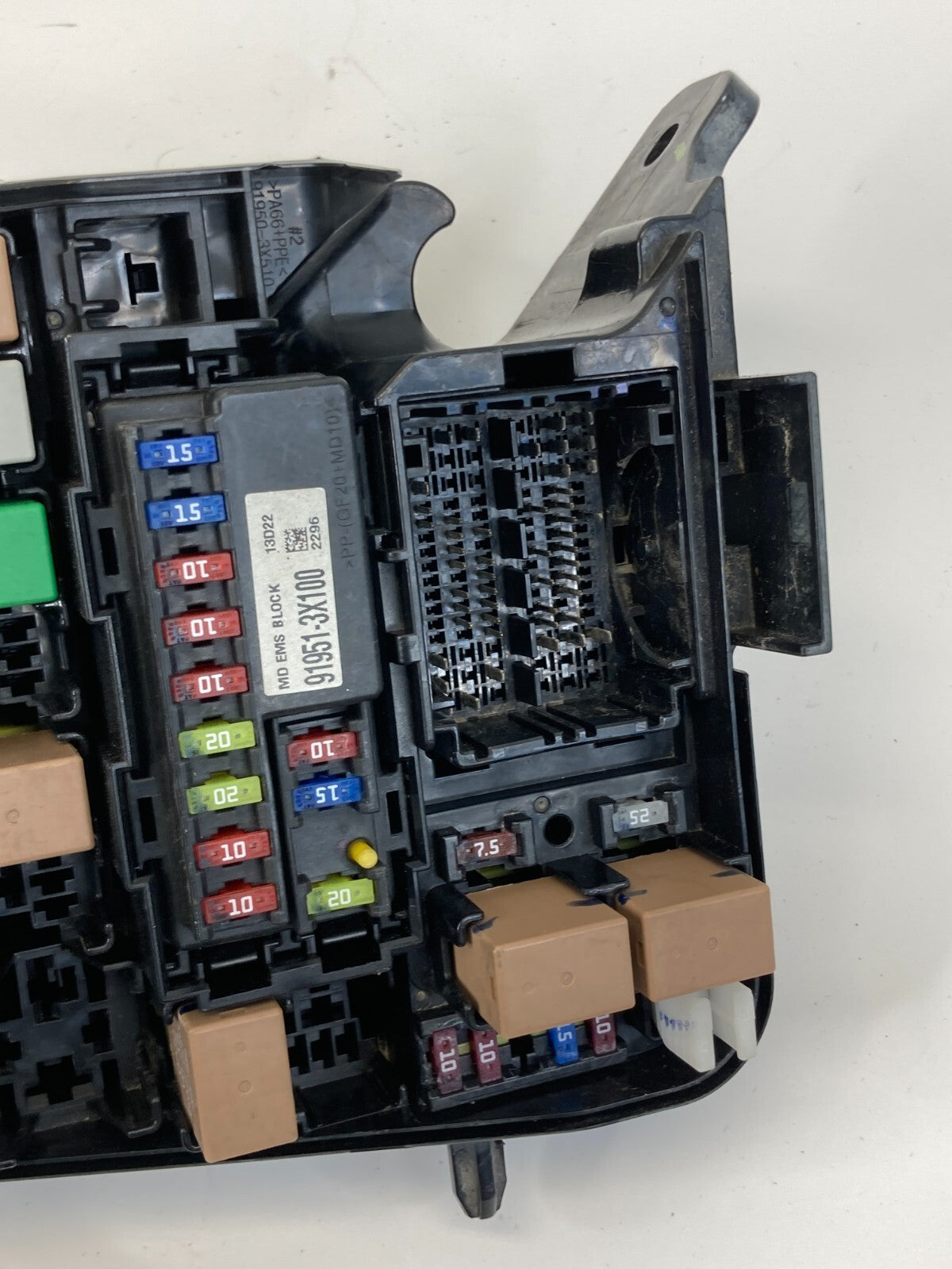 2013 14 15 2016 Hyundai Elantra 1.8L Engine Relay Fuse Box Junction 91951-3X100