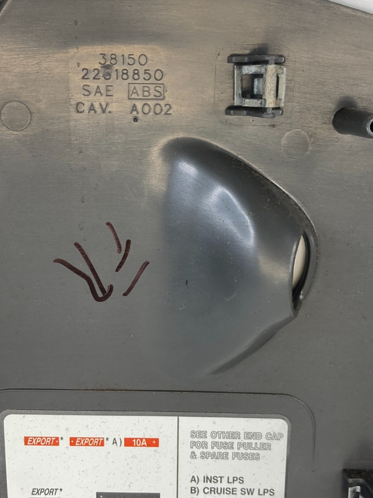 2002-2005 Pontiac Grand Am Dash Right Side Fuse Box End Cap Trim Cover 22618850