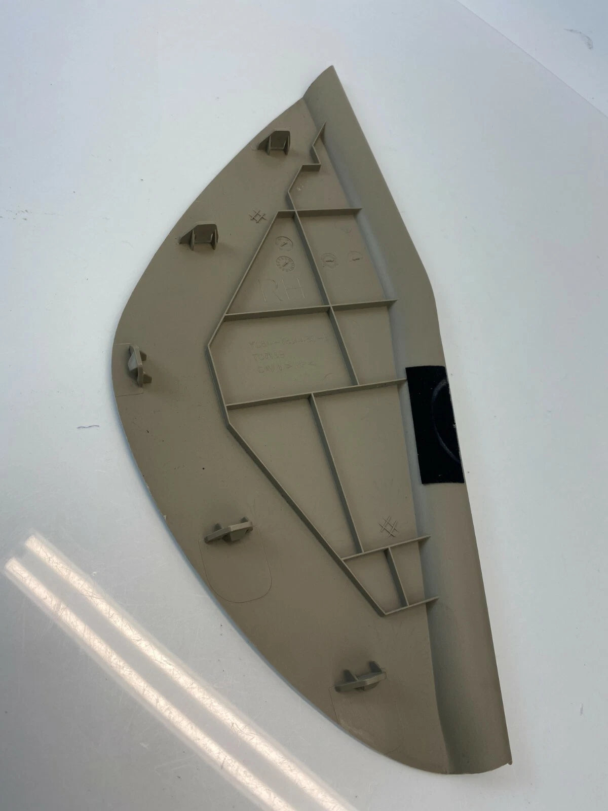 05-07 MERCURY MARINER PASSENGER SIDE DASH END CAP COVER TRIM PANEL YL84-7804480
