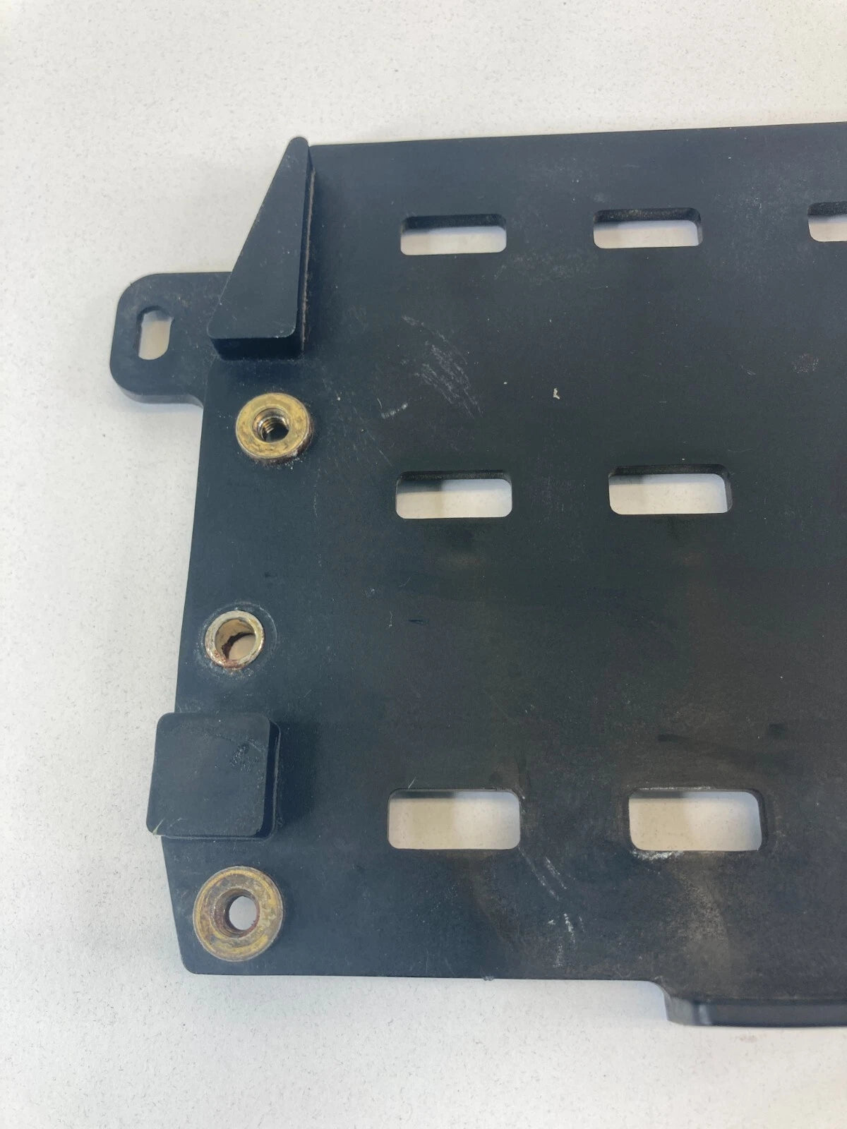 2006-2010 SEDONA 07 08 ENTOURAGE 3.8L ECM ECU MOUNT BRACKET 39150-3C060 OEM