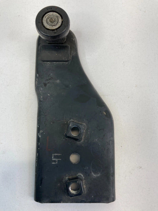 2006-2014 KIA SEDONA REAR LEFT SLIDING DOOR LOWER STRIKER HOLDER ROLLER OEM