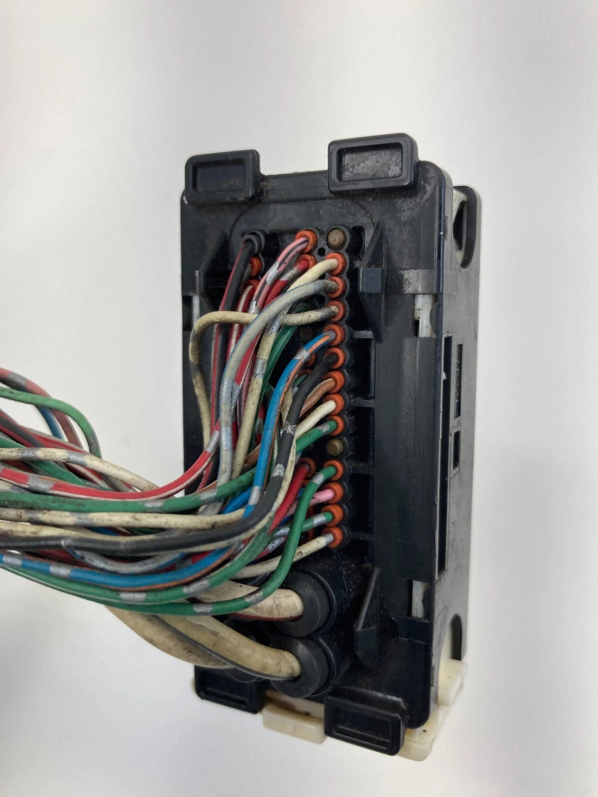 2004-2006 TOYOTA CAMRY 3.0L V6 ANTI LOCK BRAKE ABS PUMP MODULE CONNECTOR PLUG