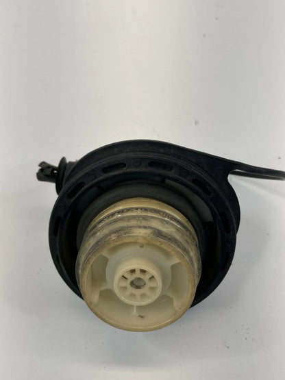 1999-2004 CHEVROLET TAHOE 99-04 GMC YUKON FUEL TANK FILLER GAS CAP LID COVER OEM