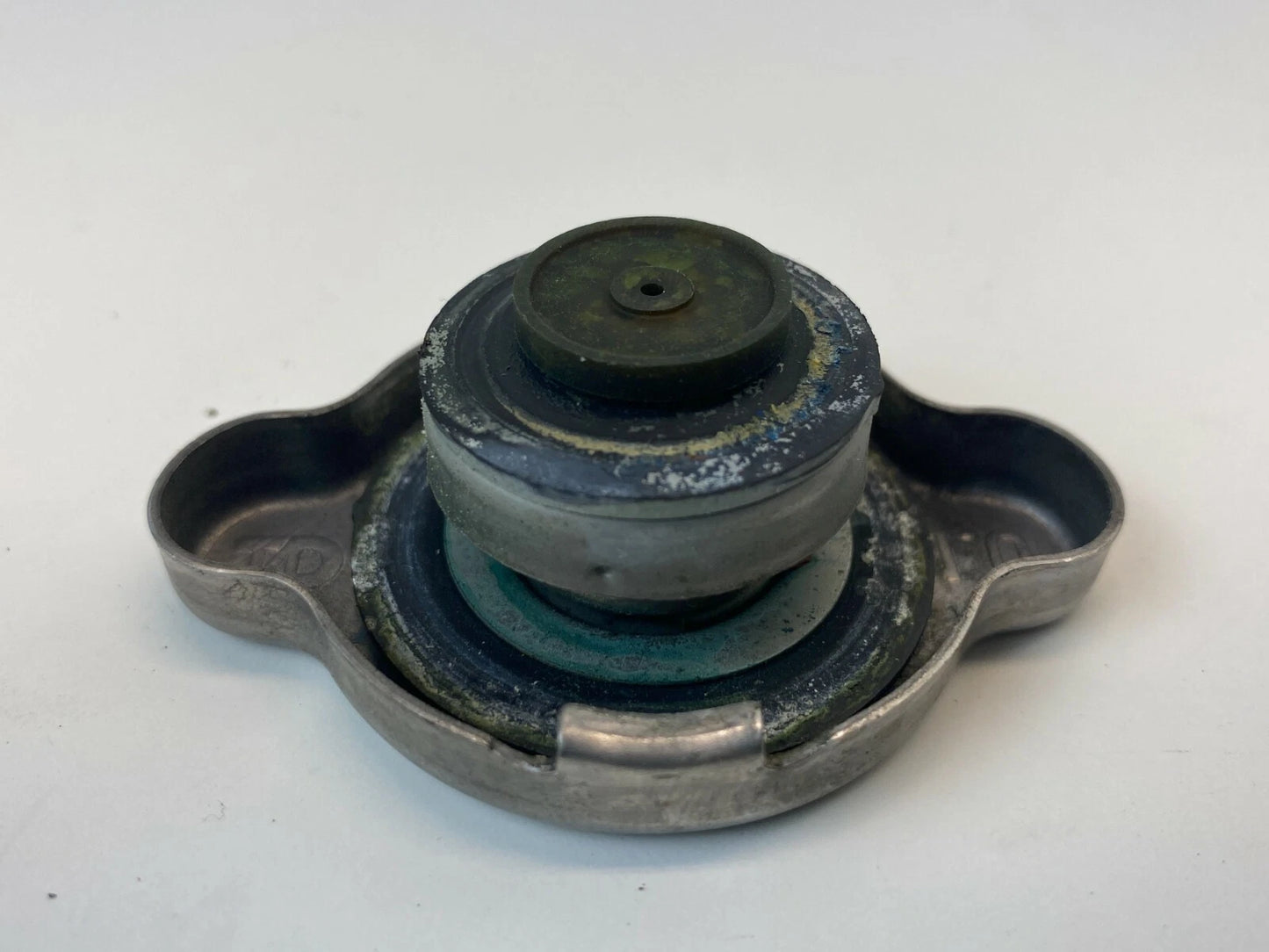 1992-2006 TOYOTA CAMRY 95-04 AVALON RADIATOR COOLANT TANK CAP LID COVER OEM